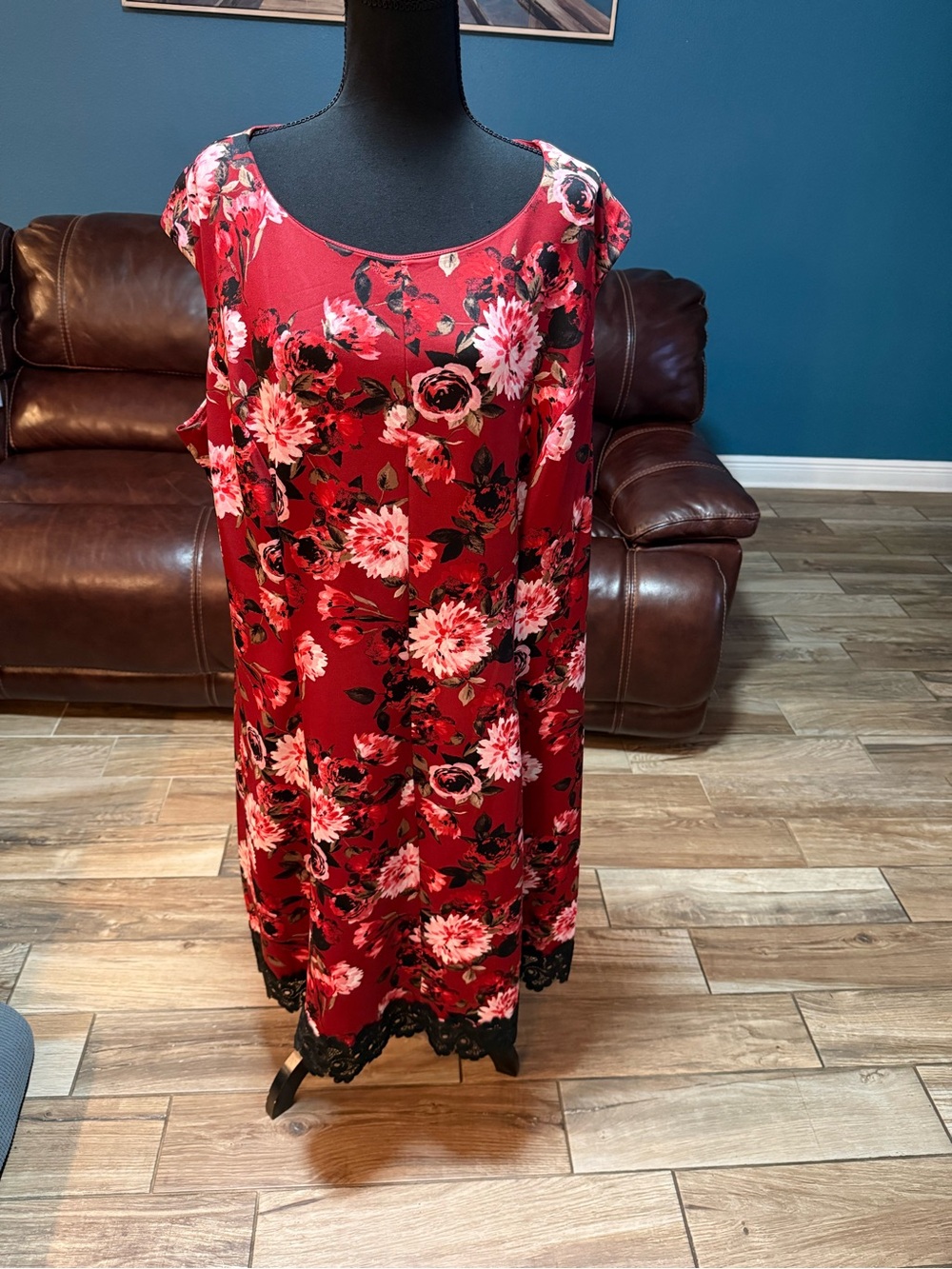 Donna Ricco Red Floral Scoop Neck Sleeveless Dress with Black Lace Trim